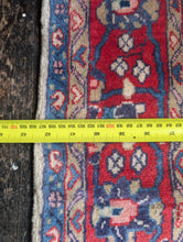 Load image into Gallery viewer, 3&#39;6.5&quot; x 5&#39;7&quot; - Vintage Sarouk Rug – Hand-Knotted Wool - 108 x 170cm
