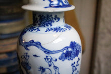 Load image into Gallery viewer, Blue &amp; White Lidded Vase with Foo Dog Finial – Damaged
