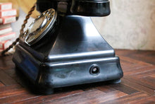 Load image into Gallery viewer, Early 20th Century Siemens No. 162 Bakelite Telephone

