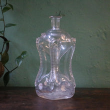 Load image into Gallery viewer, Hadeland Willy Johansson “Nøstetangen” Klukk Decanter – Berry-Prunt Pinched Glass, Mid-Century Norwegian Design

