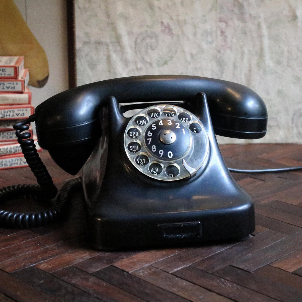 Mid-Century Scandinavian Bakelite Rotary Telephone — Norwegian Alphabet Dial