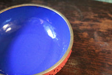 Load image into Gallery viewer, Chinese Cinnabar-Lacquer Bowl with Bright Blue Enamel Liner — c. Mid-20th Century — Ø ~17 cm

