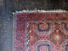 Load image into Gallery viewer, 3&#39;9&quot; x 6&#39;10&quot; – Vintage Afghan Ersari (Turkmen) Hand-Knotted Wool Rug – Brick Red &amp; Indigo – 114 x 208 cm

