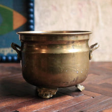 Load image into Gallery viewer, Vintage Small Tripod Brass Planter / Jardinier
