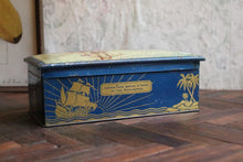 Load image into Gallery viewer, Huntley &amp; Palmers “Captain Cook Arrives at Tahiti” Biscuit Tin – Nautical Scene – 20 × 7 × 10 cm
