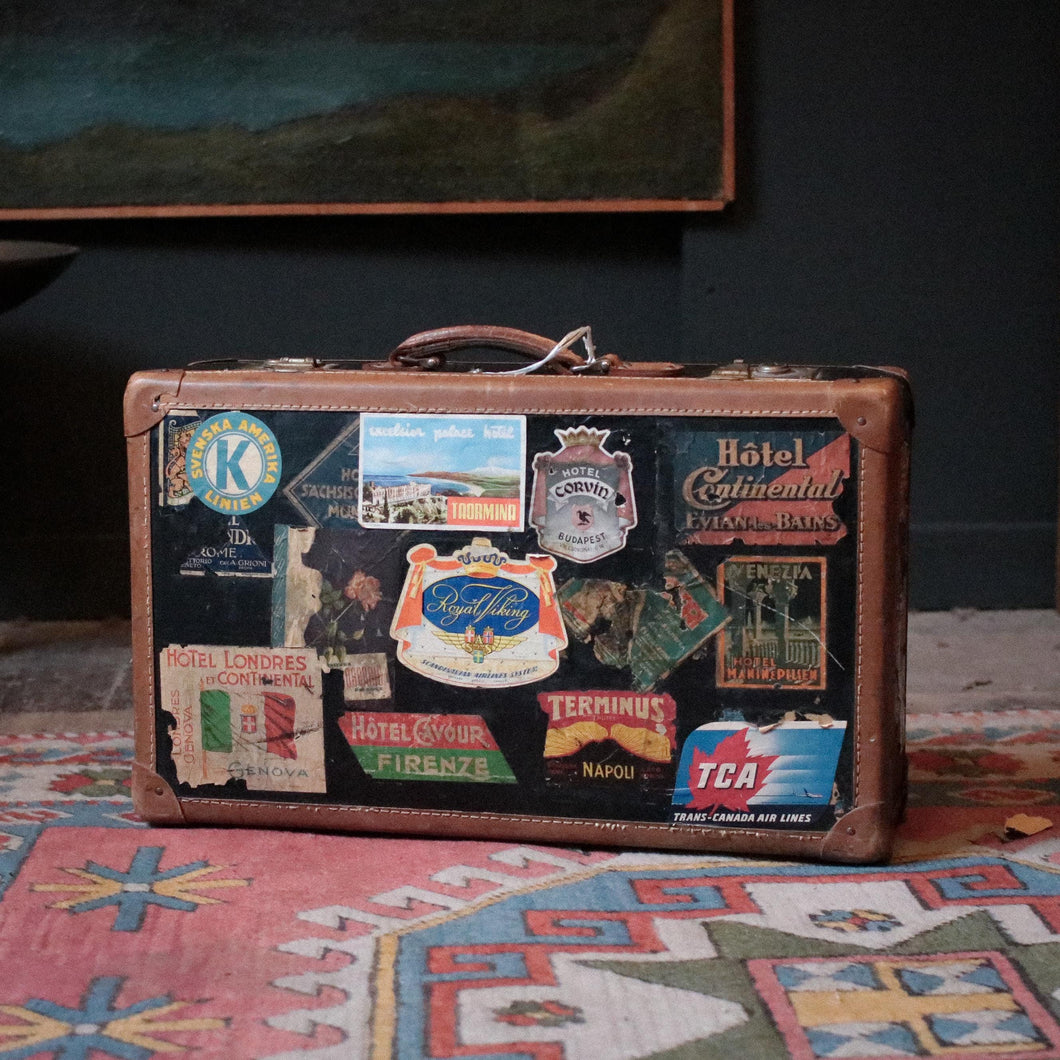 Vintage Stickered Travel Suitcase – Swedish American Line, Trans-Canada Air Lines & Hotel Labels – 1930s–50s – 55 × 16 × 34 cm