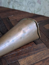 Load image into Gallery viewer, Vintage Single-Coil Hunting Horn / Bugle In Copper &amp; Brass — 32 cm Loop (12.6 in)
