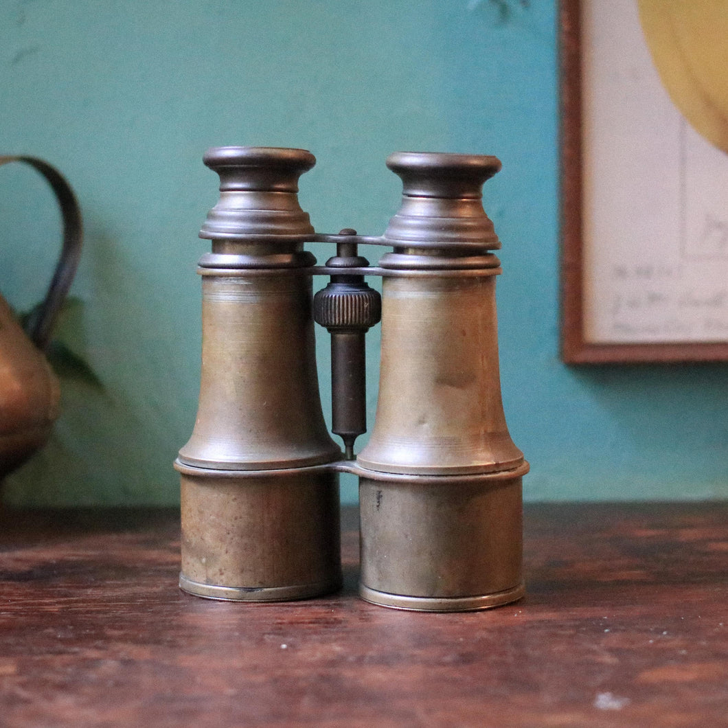 Antique Brass Opera Glasses / Binoculars With Rich Patina And Working Focus Wheel – Late 19th To Early 20th Century – Height 10.1 cm (4
