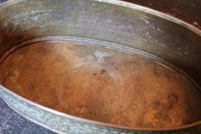 Load image into Gallery viewer, Early 20th.C Hand-Chased Brass Oval Planter / Fireplace Hearth Jardiniere With Floral Scrollwork - 44.5 x 24 x 15 Cm (17.5 x 9.4 x 5.9 In)
