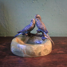 Load image into Gallery viewer, Early 20th.C Cold Painted Austrian Bronze Budgerigars Dish on Green Onyx – 10.5 cm (4.13") Diameter, 10 cm (3.94") Tall
