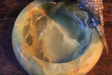 Load image into Gallery viewer, Early 20th.C Cold Painted Austrian Bronze Budgerigars Dish on Green Onyx – 10.5 cm (4.13") Diameter, 10 cm (3.94") Tall
