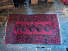 Load image into Gallery viewer, 7'0" x 3'9" - Vintage Ersari Turkmen Tribal Hand-Knotted Wool Rug - Madder Red &amp; Charcoal Guls - 213 x 115 cm
