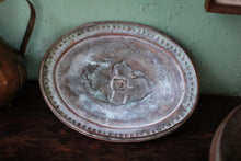 Load image into Gallery viewer, Antique Copper Lidded Serving Dish – Hand Beaten Metal Tureen With Twin Handles – 28 x 16 x 15 cm / 11” x 6.3” x 5.9”

