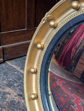 Load image into Gallery viewer, 18" Vintage Convex Butler’s Mirror – Regency Style Gilt Wall Mirror – 46 cm Diameter
