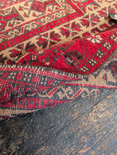 Load image into Gallery viewer, 2'8" x 5'5" - Vintage Afghan Baluch Hand-Knotted Wool Rug - Madder Red &amp; Camel - 81 x 165 cm
