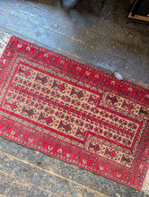 Load image into Gallery viewer, 2'8" x 5'5" - Vintage Afghan Baluch Hand-Knotted Wool Rug - Madder Red &amp; Camel - 81 x 165 cm
