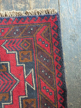 Load image into Gallery viewer, 4'7" x 2'11" - Antique Afghan Baluch Hand-Knotted Wool Rug - Madder Red &amp; Indigo Tribal Geometric Rug - 141 x 89 cm
