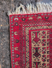 Load image into Gallery viewer, 2'8" x 5'5" - Vintage Afghan Baluch Hand-Knotted Wool Rug - Madder Red &amp; Camel - 81 x 165 cm
