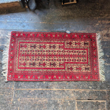 Load image into Gallery viewer, 2'8" x 5'5" - Vintage Afghan Baluch Hand-Knotted Wool Rug - Madder Red &amp; Camel - 81 x 165 cm

