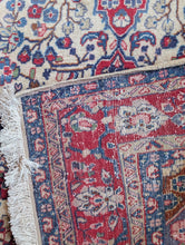 Load image into Gallery viewer, 5'7" x 3'6" - Vintage Hand-Knotted Wool Rug - Ivory Field &amp; Madder Red Medallion - 170 x 107 cm
