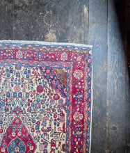 Load image into Gallery viewer, 5'7" x 3'6" - Vintage Hand-Knotted Wool Rug - Ivory Field &amp; Madder Red Medallion - 170 x 107 cm
