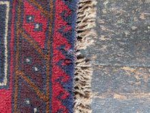 Load image into Gallery viewer, 4'7" x 2'11" - Antique Afghan Baluch Hand-Knotted Wool Rug - Madder Red &amp; Indigo Tribal Geometric Rug - 141 x 89 cm
