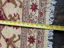 Load image into Gallery viewer, 4'7" x 2'5" - Vintage Hand-Knotted Wool Rug - Ivory Ground Floral Design - 140 x 74 cm

