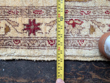 Load image into Gallery viewer, 4'7" x 2'5" - Vintage Hand-Knotted Wool Rug - Ivory Ground Floral Design - 140 x 74 cm
