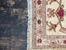 Load image into Gallery viewer, 4'7" x 2'5" - Vintage Hand-Knotted Wool Rug - Ivory Ground Floral Design - 140 x 74 cm
