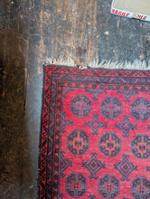 Load image into Gallery viewer, 2'9" x 4'9" - Vintage Hand-Knotted Afghan Ersari Wool Rug - Red Tribal Carpet - 85 x 145 cm
