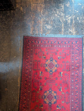 Load image into Gallery viewer, 2'7" x 4'1" Vintage Afghan Baluch Hand-Knotted Wool Rug – Red Tribal Rug – 78 x 124cm
