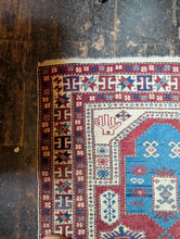 Load image into Gallery viewer, 3ft 10in x 4ft 10in Vintage Caucasian Kazak Prayer Rug - Fachralo - Hand Knotted Wool - 117 x 147cm

