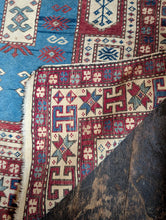 Load image into Gallery viewer, 3ft 10in x 4ft 10in Vintage Caucasian Kazak Prayer Rug - Fachralo - Hand Knotted Wool - 117 x 147cm
