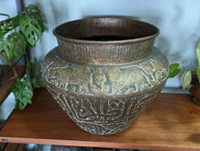 Load image into Gallery viewer, Mughul Indian Large Antique Brass Planter / Jardinier
