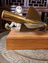 Load image into Gallery viewer, Antique Brass Taffrail Ships Log on Wooden Base

