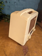 Load image into Gallery viewer, Ekco U122 Vintage Valve Radio
