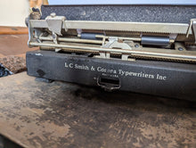 Load image into Gallery viewer, Smith Corona Clipper Travelling Vintage Typewriter
