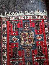 Load image into Gallery viewer, 6&#39;7&quot; x 3&#39;5&quot; Vintage Hand Knotted Caucasian Oriental Wool Rug - 201 x 102cm
