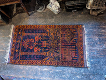 Load image into Gallery viewer, 4&#39;8&quot; x 2&#39;6&quot; Early 20th.C Afghan Baluch Rug - 148 x 78cm
