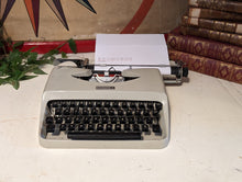 Load image into Gallery viewer, Underwood (Olivetti) 18 Mid Century Typewriter
